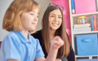 Robots et écrans remplacent-ils les maîtres d’école ? L’enseignement à l’ère du numérique